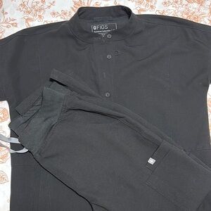 FIGS black scrub set